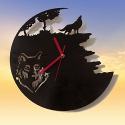 zegar ścienny czarny z wilkiem